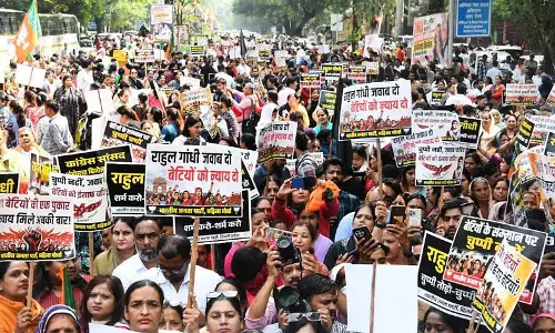दिल्ली में कांग्रेस मुख्यालय तक BJP महिला मोर्चा का मार्च दिल्ली में कांग्रेस मुख्यालय तक BJP महिला मोर्चा का मार्च
