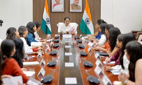 छात्राओं की चिंताओं पर CM रेखा गुप्ता का बड़ा आश्वासन
