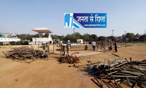 रामलीला मैदान में प्रदर्शन के लिए सिर्फ 3 तारीखें खाली रामलीला मैदान में प्रदर्शन के लिए सिर्फ 3 तारीखें खाली