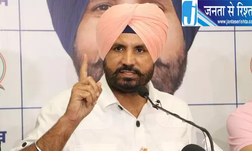 पंजाब कांग्रेस में गुटबाजी तेज, परगट सिंह की बढ़ी चुनौती पंजाब कांग्रेस में गुटबाजी तेज, परगट सिंह की बढ़ी चुनौती