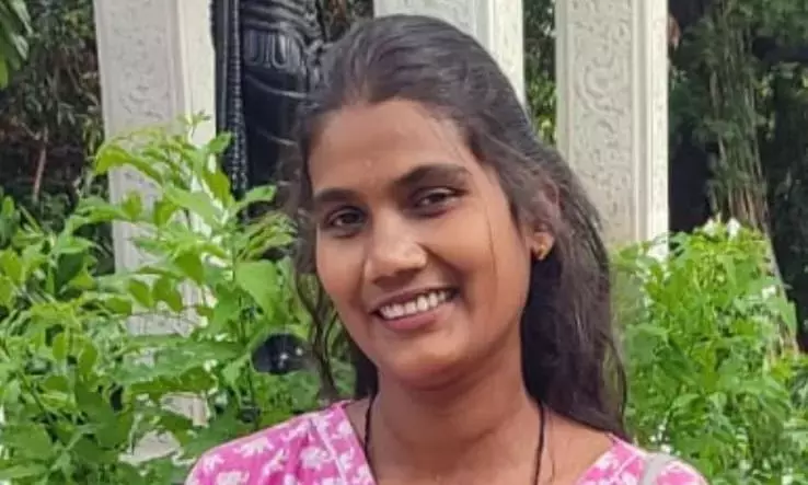 शादी का प्रस्ताव ठुकराने पर एक व्यक्ति ने शादीशुदा महिला की चाकू मारकर हत्या कर दी; ननद घायल शादी का प्रस्ताव ठुकराने पर एक व्यक्ति ने शादीशुदा महिला की चाकू मारकर हत्या कर दी; ननद घायल