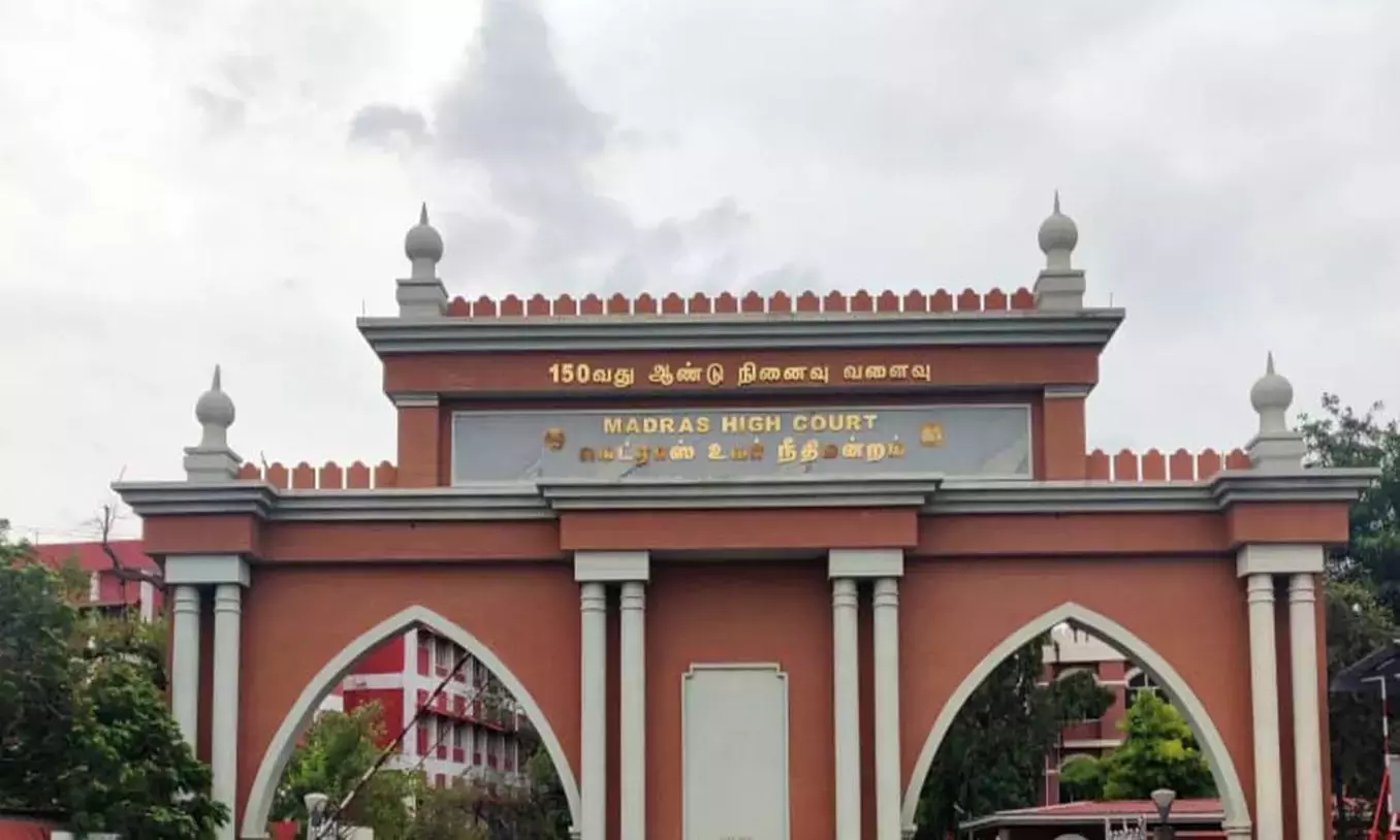 मद्रास हाई कोर्ट ने छह AIADMK विधायकों के इस्तीफ़े स्वीकार करने के स्पीकर के फ़ैसले को सही ठहराया मद्रास हाई कोर्ट ने छह AIADMK विधायकों के इस्तीफ़े स्वीकार करने के स्पीकर के फ़ैसले को सही ठहराया