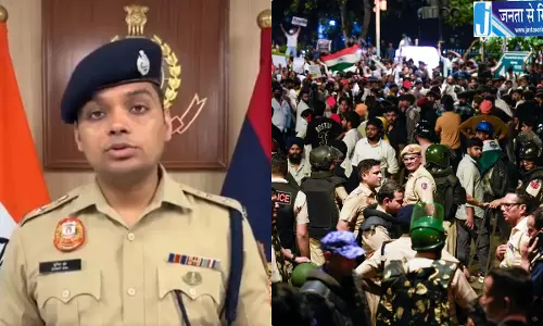 दिल्ली के प्रदर्शनों पर पाकिस्तान की दिलचस्पी, दिल्ली पुलिस सख्त, 4 FIR दर्ज दिल्ली के प्रदर्शनों पर पाकिस्तान की दिलचस्पी, दिल्ली पुलिस सख्त, 4 FIR दर्ज