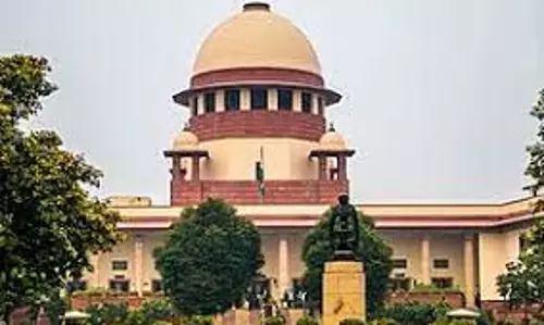 सुप्रीम कोर्ट ने विरोध प्रदर्शनों की कवरेज कर रही महिला पत्रकारों पर कथित हमले के मामले में दिल्ली पुलिस को तलब किया सुप्रीम कोर्ट ने विरोध प्रदर्शनों की कवरेज कर रही महिला पत्रकारों पर कथित हमले के मामले में दिल्ली पुलिस को तलब किया