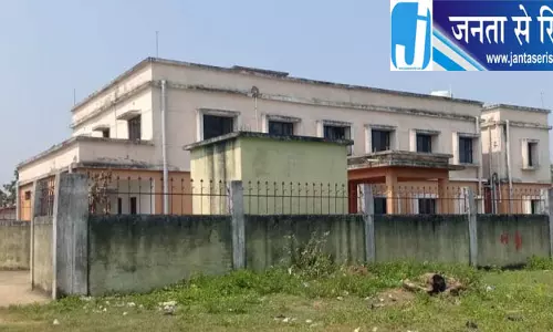 कालाहांडी में करोड़ों के हॉस्टल पर ताला, 7 साल से इंतजार कालाहांडी में करोड़ों के हॉस्टल पर ताला, 7 साल से इंतजार
