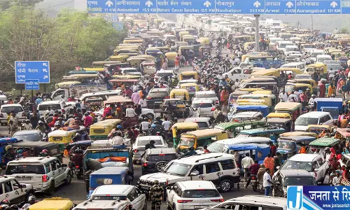 ऑटो सेक्टर में बड़े बदलाव के संकेत कंपनियों की कमाई पर बढ़ेगा दबाव