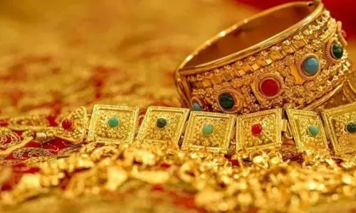 सोने की कीमतों में गिरावट, एक्सपर्ट ने बताया आगे का हाल सोने की कीमतों में गिरावट, एक्सपर्ट ने बताया आगे का हाल