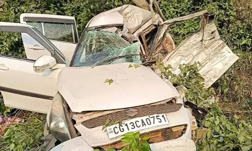 छत्तीसगढ़ से झारखंड जा रहा था परिवार, एक्सीडेंट में तीन जिंदगियां खत्म, मासूम सुरक्षित छत्तीसगढ़ से झारखंड जा रहा था परिवार, एक्सीडेंट में तीन जिंदगियां खत्म, मासूम सुरक्षित