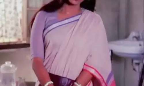 फ्लॉप होकर भी सुपरहिट बनी शबाना आजमी की फिल्म फ्लॉप होकर भी सुपरहिट बनी शबाना आजमी की फिल्म