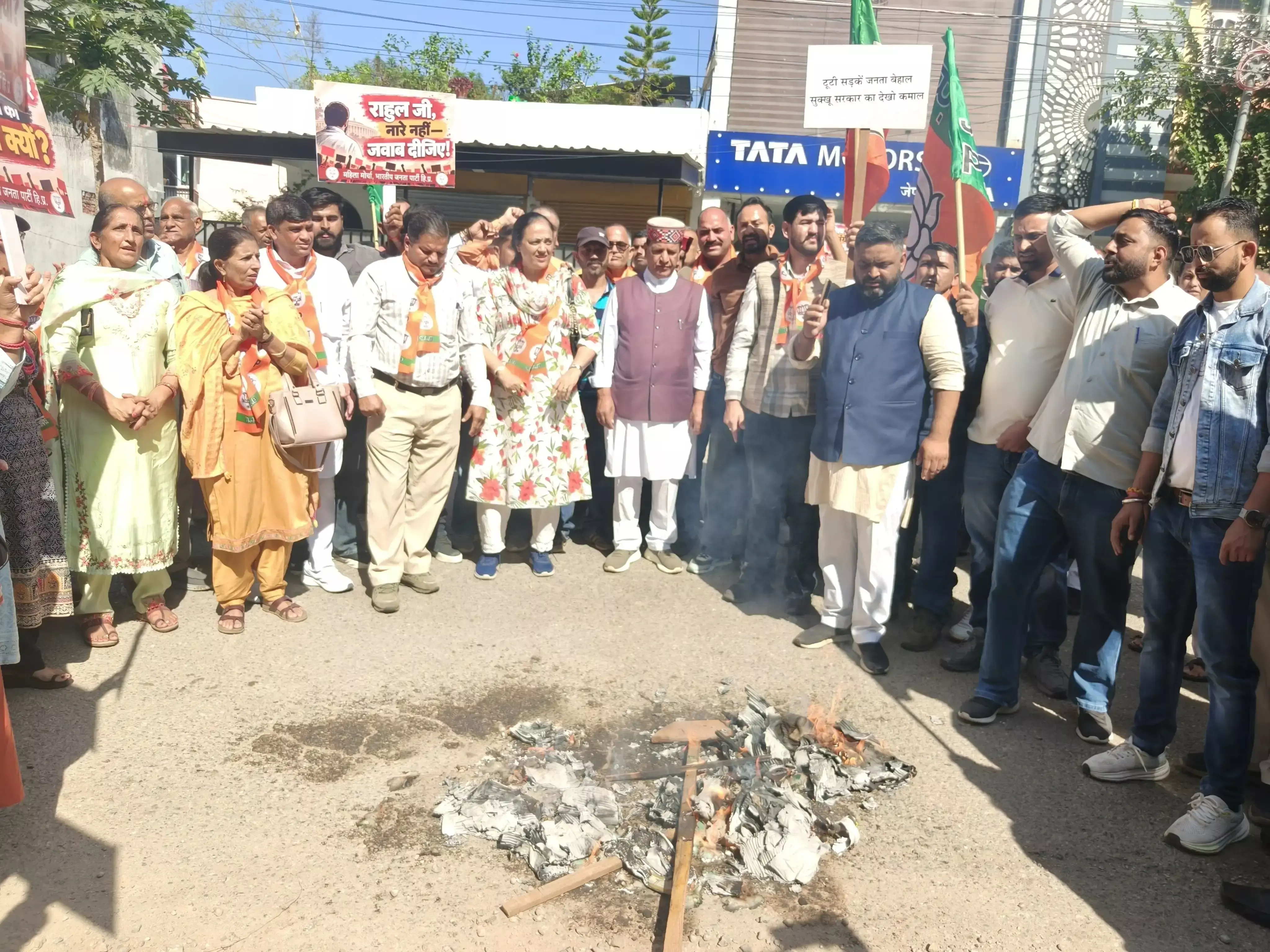 डॉ. बिंदल ने कांग्रेस सरकार को भ्रष्टाचार और जनविरोधी नीतियों पर घेरा डॉ. बिंदल ने कांग्रेस सरकार को भ्रष्टाचार और जनविरोधी नीतियों पर घेरा