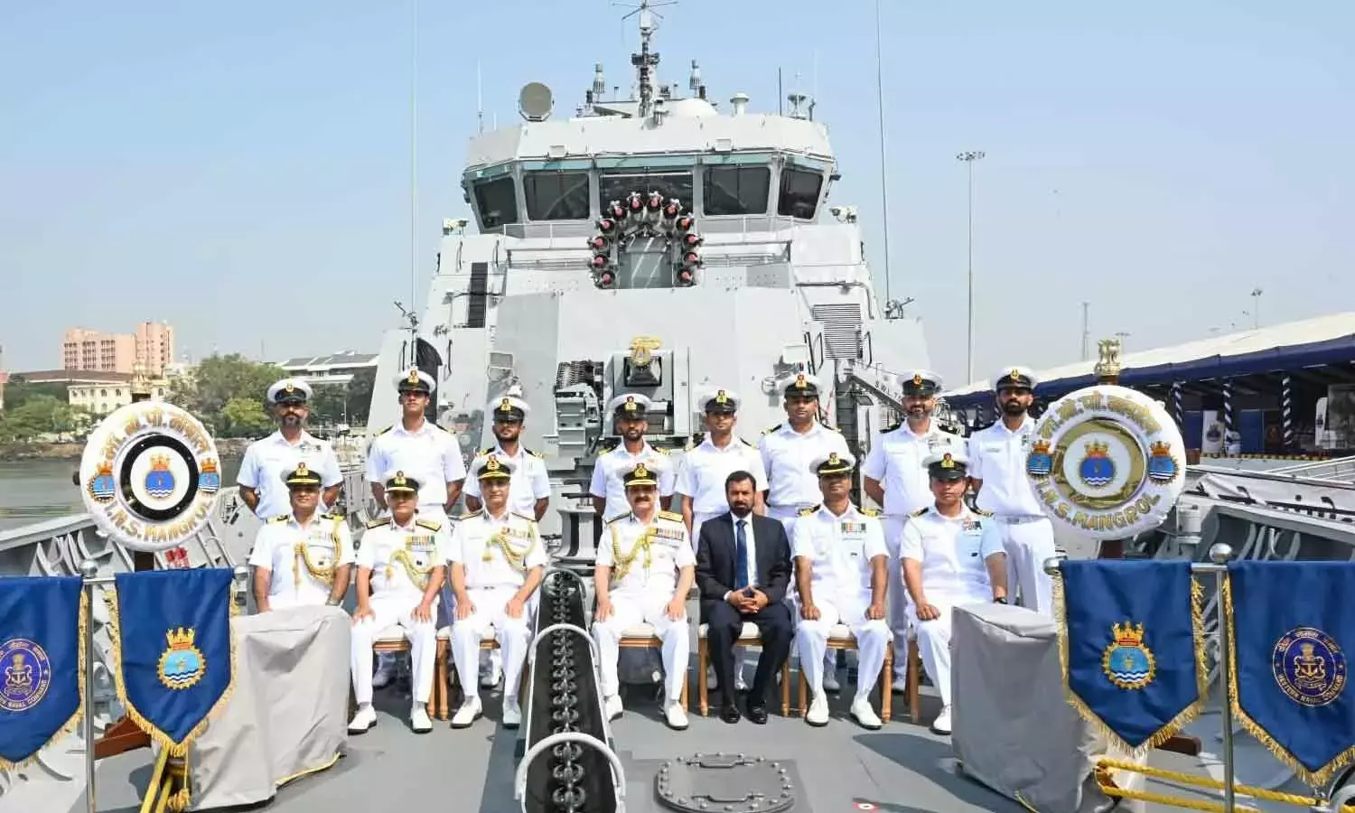 Andhra: स्वदेशी INS मंगरोल को भारतीय नौसेना में शामिल किया गया Andhra: स्वदेशी INS मंगरोल को भारतीय नौसेना में शामिल किया गया