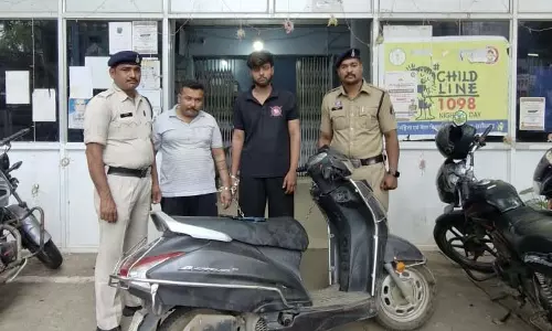 राजधानी में नशे के कारोबार पर पुलिस का शिकंजा, Raipur में बड़ी कार्रवाई राजधानी में नशे के कारोबार पर पुलिस का शिकंजा, Raipur में बड़ी कार्रवाई