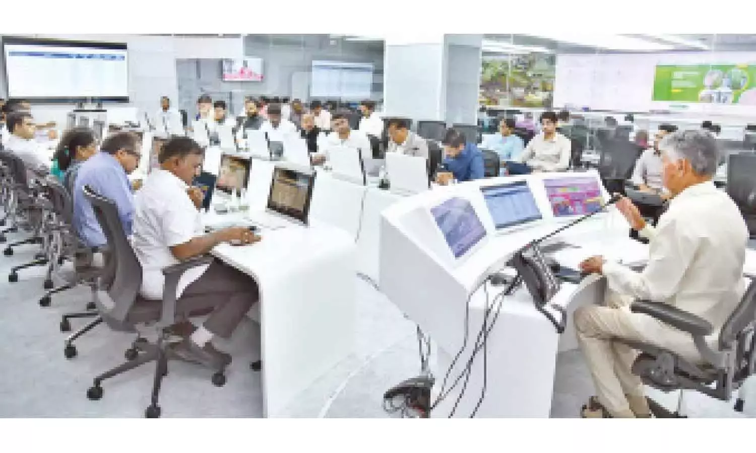 CM ने कलेक्टरों से कहा: शिकायतों के निपटारे में तेज़ी लाएं CM ने कलेक्टरों से कहा: शिकायतों के निपटारे में तेज़ी लाएं