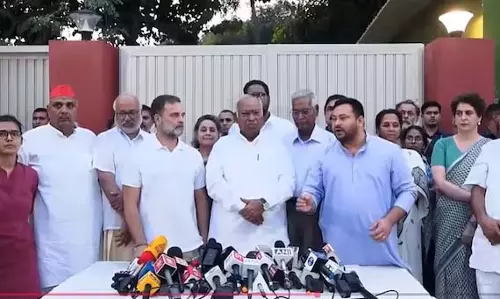 राहुल गांधी के घर जुटा विपक्ष, वोट चोरी के खिलाफ बड़ा ऐलान