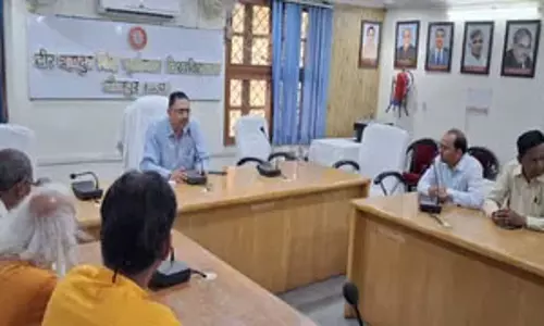 करोड़ों खर्च, फिर भी 111 स्कूलों में बेंच का इंतजार करोड़ों खर्च, फिर भी 111 स्कूलों में बेंच का इंतजार