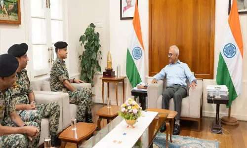 मणिपुर में 9 लोगों की हत्या से तनाव BSF डीजी ने संभाला मोर्चा मणिपुर में 9 लोगों की हत्या से तनाव BSF डीजी ने संभाला मोर्चा
