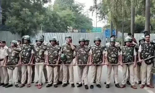 बिलासपुर में कांग्रेस का हंगामा, पुलिस से भिड़े प्रदर्शनकारी