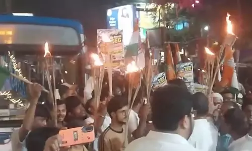 कांग्रेस का मशाल मार्च, मुख्य चुनाव आयुक्त ज्ञानेश कुमार के इस्तीफे की मांग