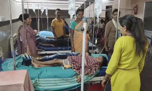 CG NEWS: रतनजोत के बीज खाने से 7 स्कूली बच्चों की तबीयत बिगड़ी CG NEWS: रतनजोत के बीज खाने से 7 स्कूली बच्चों की तबीयत बिगड़ी