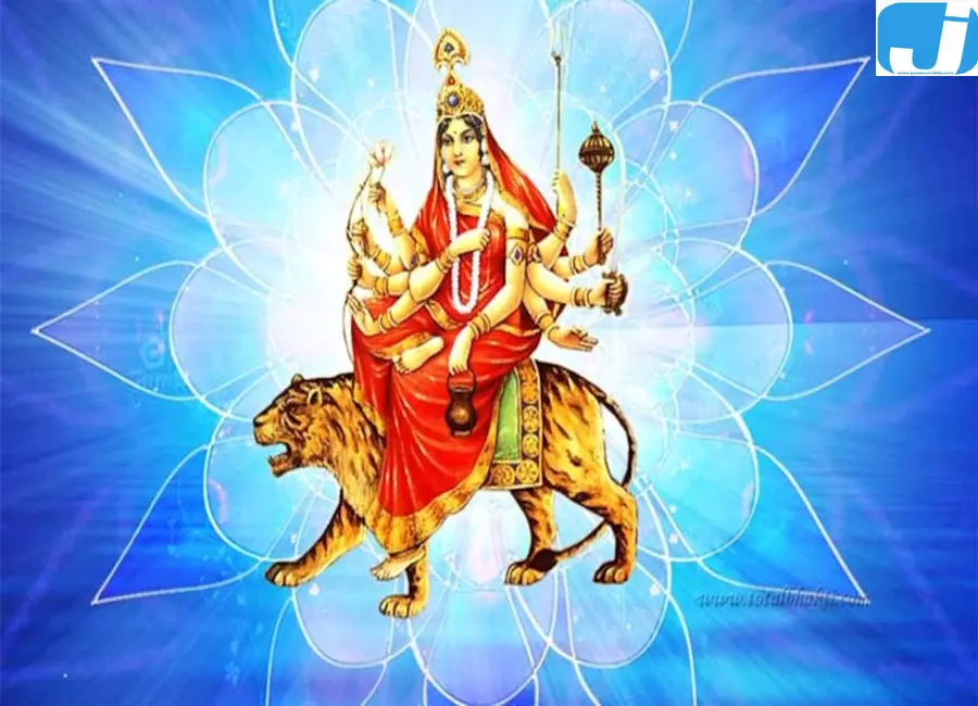नवरात्र के तीसरे दिन करे मां चंद्रघंटा की पूजा अर्चना नवरात्र के तीसरे दिन करे मां चंद्रघंटा की पूजा अर्चना