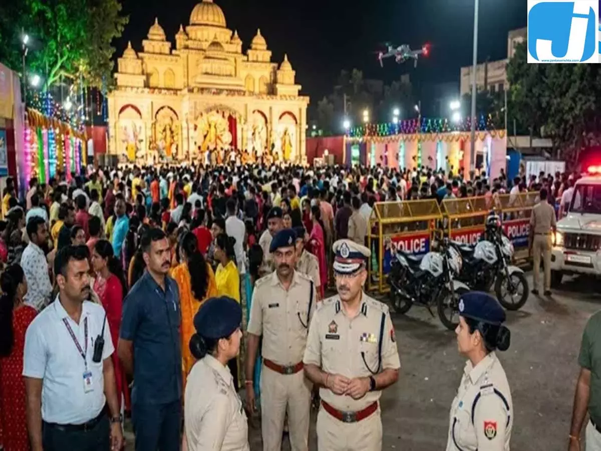 नवरात्र में छावनी बनेगी रांची, ड्रोन से पंडालों की निगरानी नवरात्र में छावनी बनेगी रांची, ड्रोन से पंडालों की निगरानी