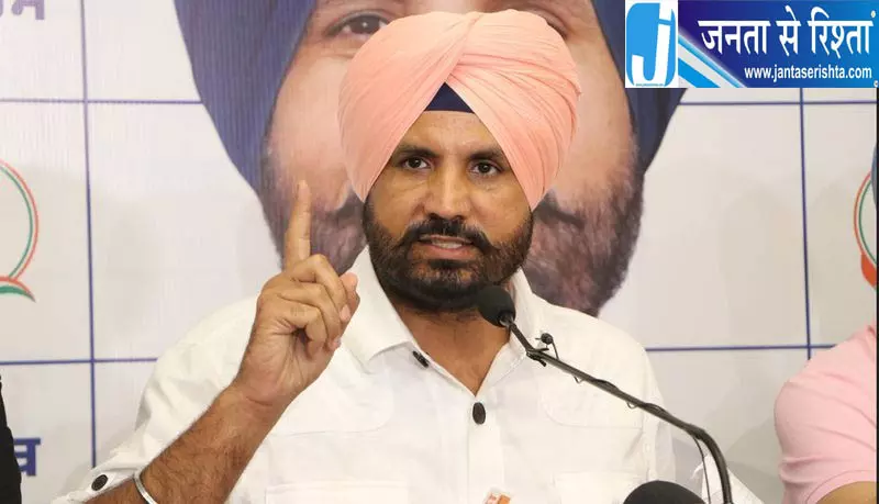 पंजाब कांग्रेस में गुटबाजी तेज, परगट सिंह की बढ़ी चुनौती पंजाब कांग्रेस में गुटबाजी तेज, परगट सिंह की बढ़ी चुनौती
