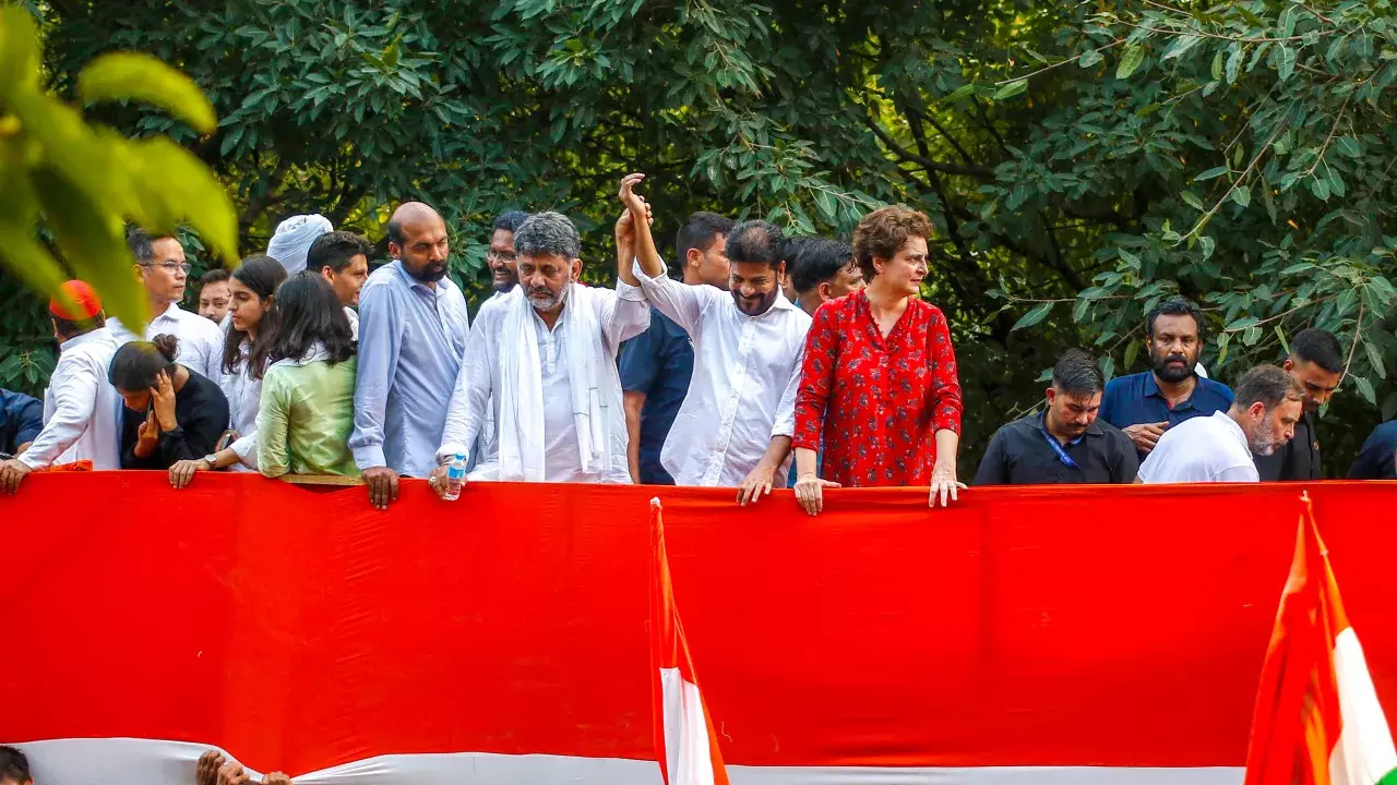 एंटी-SIR संघर्ष एक और स्वतंत्रता संग्राम: तेलंगाना सीएम का तंज एंटी-SIR संघर्ष एक और स्वतंत्रता संग्राम: तेलंगाना सीएम का तंज