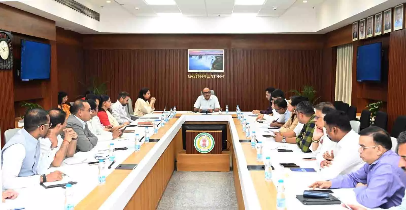 सीएम हेल्पलाइन में दर्ज शिकायतों का गंभीरता से निराकरण करें: मुख्य सचिव विकासशील सीएम हेल्पलाइन में दर्ज शिकायतों का गंभीरता से निराकरण करें: मुख्य सचिव विकासशील
