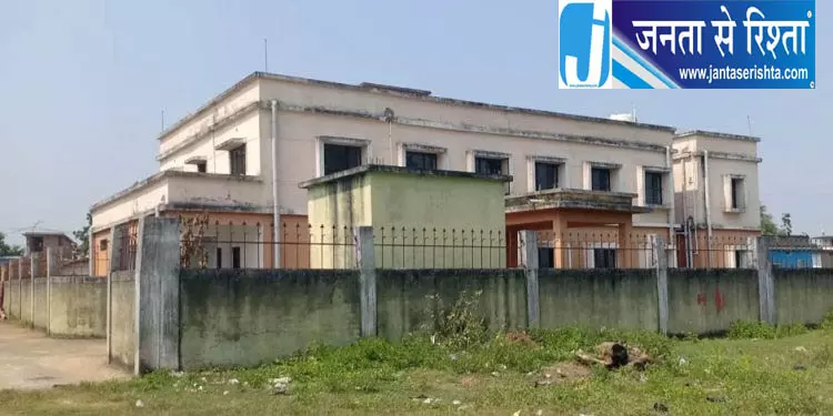 कालाहांडी में करोड़ों के हॉस्टल पर ताला, 7 साल से इंतजार कालाहांडी में करोड़ों के हॉस्टल पर ताला, 7 साल से इंतजार