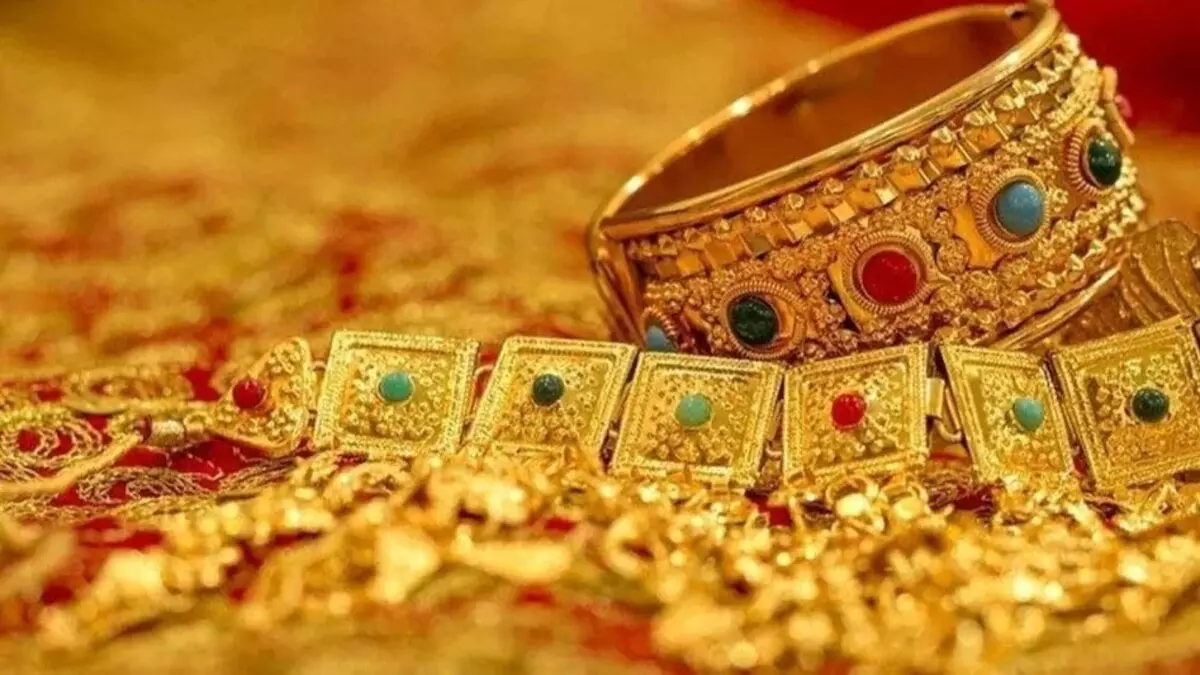 सोने की कीमतों में गिरावट, एक्सपर्ट ने बताया आगे का हाल सोने की कीमतों में गिरावट, एक्सपर्ट ने बताया आगे का हाल