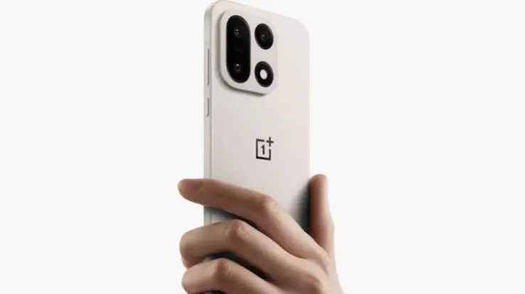 OnePlus 16 vs OnePlus 15: अपग्रेड करने से पहले जानें ये 5 बड़े अंतर OnePlus 16 vs OnePlus 15: अपग्रेड करने से पहले जानें ये 5 बड़े अंतर