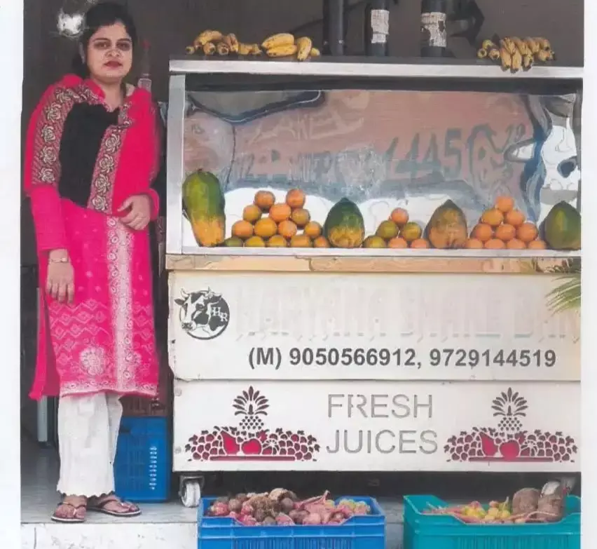 राजनंदनी ने फल-सब्जी की दुकान से हासिल की आत्मनिर्भरता राजनंदनी ने फल-सब्जी की दुकान से हासिल की आत्मनिर्भरता
