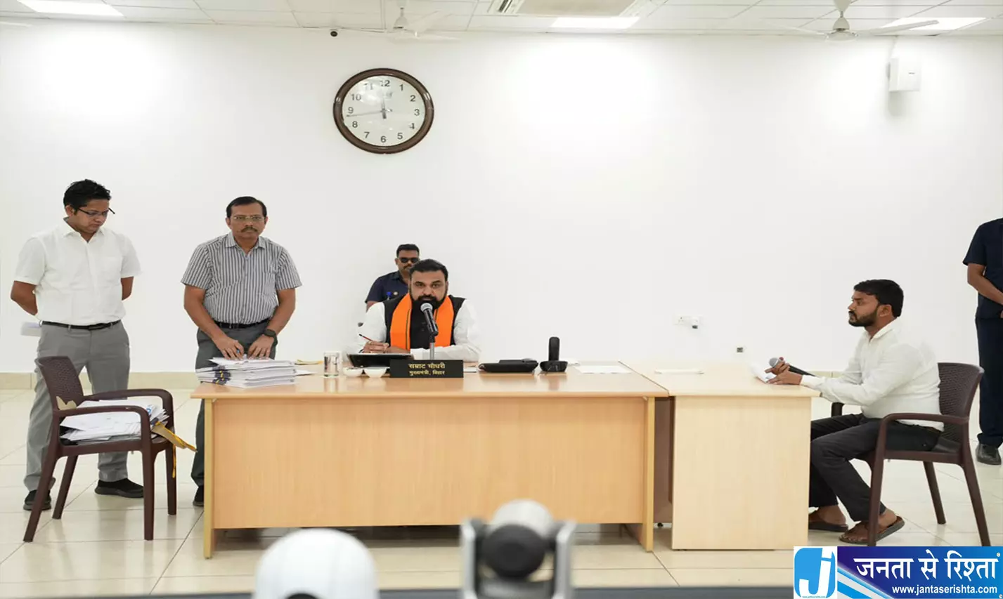 सहयोग कार्यक्रम में सम्राट चौधरी ने सुनीं 101 लोगों की शिकायतें सहयोग कार्यक्रम में सम्राट चौधरी ने सुनीं 101 लोगों की शिकायतें