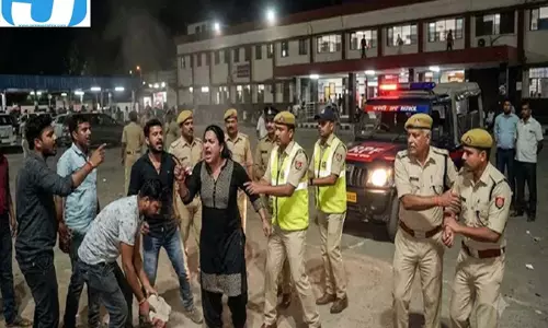 रांची स्टेशन पर विवाद के बाद पथराव, दो RPF जवान घायल, एक हिरासत में रांची स्टेशन पर विवाद के बाद पथराव, दो RPF जवान घायल, एक हिरासत में