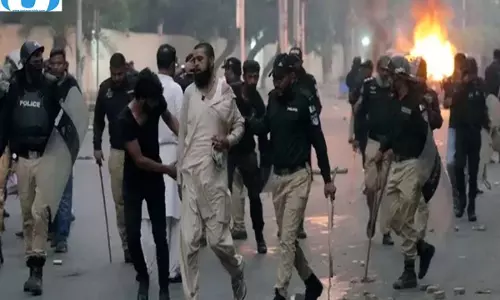 खैबर पख्तूनख्वा में प्रदर्शन के दौरान झड़पें, पुलिस पर गोलीबारी का आरोप