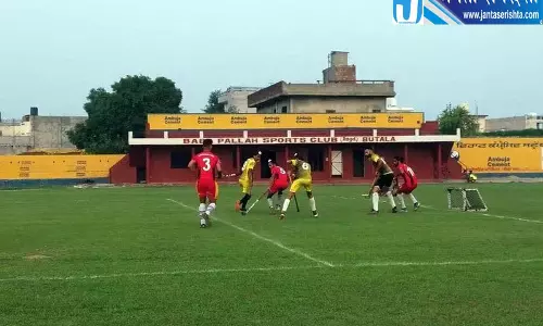 पंजाब के बुटाला गांव में नशे के खिलाफ हॉकी बनी हथियार