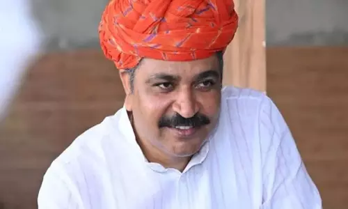 राहुल गांधी से मुलाकात के लिए दिल्ली पहुंचे टीकाराम जूली राहुल गांधी से मुलाकात के लिए दिल्ली पहुंचे टीकाराम जूली