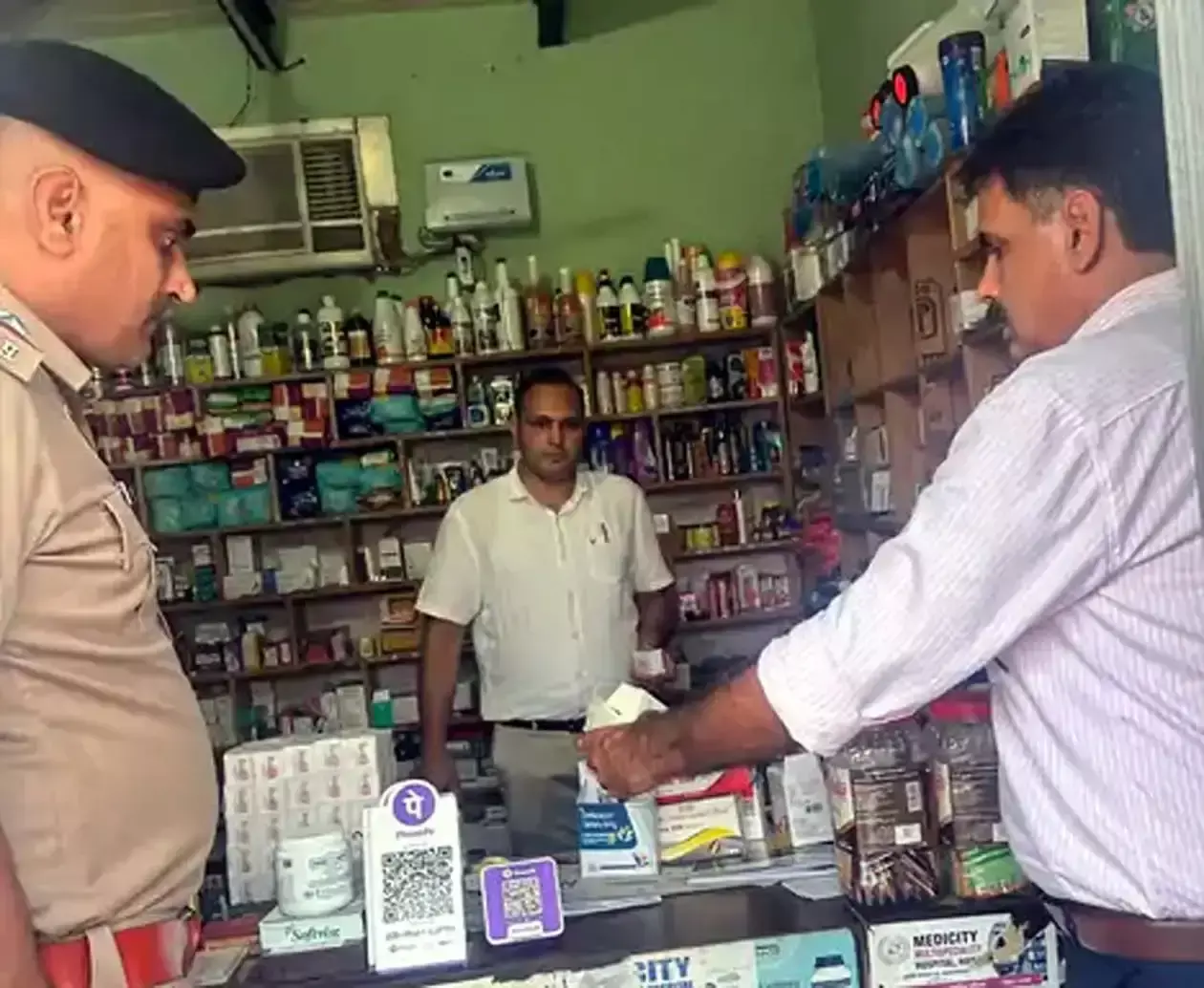 मेडिकल स्टोरों पर औचक जांच, पुलिस और ड्रग कंट्रोल विभाग ने मारे छापे