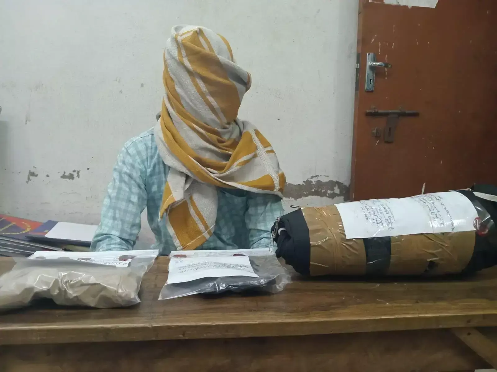 नशा तस्करी पर एसटीएफ का शिकंजा, ब्राउन शुगर के साथ गिरफ्तारी