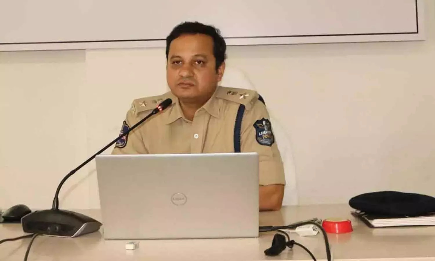 कामारेड्डी के SP ने अपराध नियंत्रण और बेहतर जांच पर ज़ोर दिया कामारेड्डी के SP ने अपराध नियंत्रण और बेहतर जांच पर ज़ोर दिया