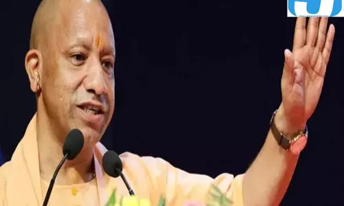 एमएलसी चुनाव के प्रचार में जुटे मुख्यमंत्री योगी, दो दिवसीय काशी दौरे में महासम्मेलन समेत कई कार्यक्रम एमएलसी चुनाव के प्रचार में जुटे मुख्यमंत्री योगी, दो दिवसीय काशी दौरे में महासम्मेलन समेत कई कार्यक्रम