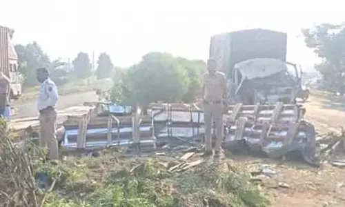 हाईवे पर सड़क हादसा, टेम्पो चालक की मौके पर मौत हाईवे पर सड़क हादसा, टेम्पो चालक की मौके पर मौत