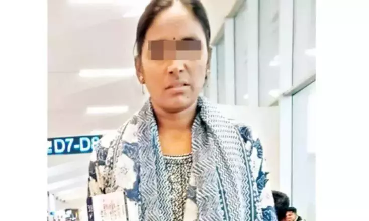 पति की मौत के बाद कुवैत से लौटने के लिए महिला ने AP मंत्री से मदद मांगी पति की मौत के बाद कुवैत से लौटने के लिए महिला ने AP मंत्री से मदद मांगी
