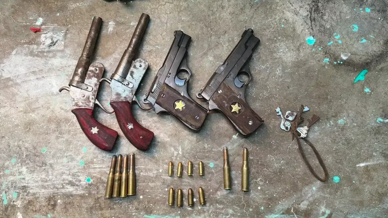 हथियार बनाने के अवैध ठिकाने पर छापेमारी, पुलिस को मिली सफलता