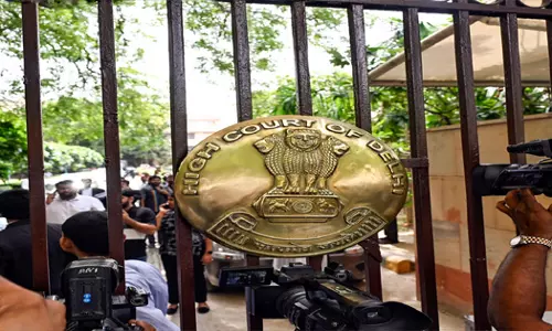 असली पनीर के नाम पर नकली उत्पाद बेचने का आरोप असली पनीर के नाम पर नकली उत्पाद बेचने का आरोप