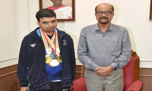 राज्यपाल रमेन डेका ने की विशेष ओलंपिक में स्वर्ण पदक विजेता इभानन साहू की सराहना राज्यपाल रमेन डेका ने की विशेष ओलंपिक में स्वर्ण पदक विजेता इभानन साहू की सराहना