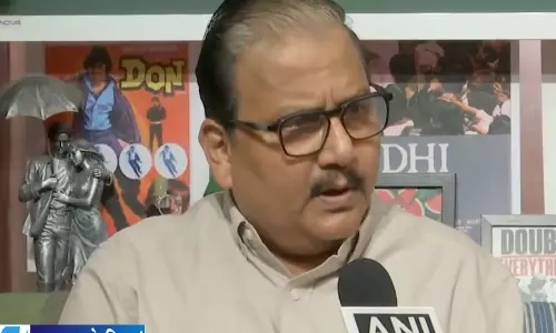 जंतर मंतर पर भड़के मनोज झा बोले वापस लेंगे