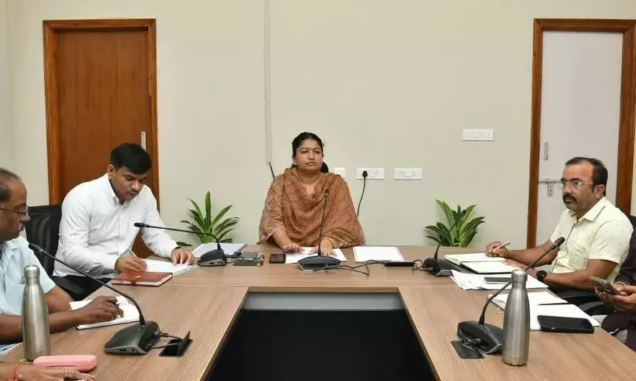 बथुकम्मा महोत्सव: करीमनगर कलेक्टर ने विसर्जन स्थलों पर सुरक्षा उपायों के आदेश दिए