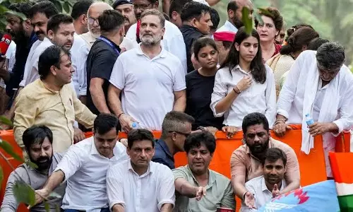 SIR और मुख्य चुनाव आयुक्त के इस्तीफे की मांग पर प्रदर्शन, राहुल गांधी के सामने छात्रों ने रखी बात