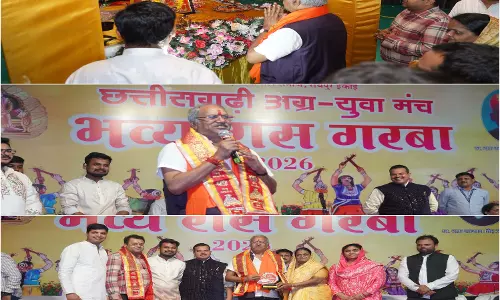 सांसद बृजमोहन अग्रवाल सपरिवार गरबा और माता के जगराते में हुए शामिल